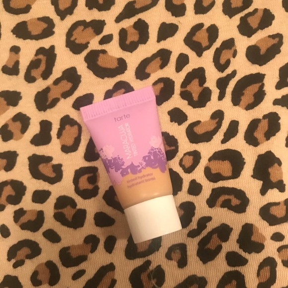 3/15$ HOST PICK🎉 tarte tinted hydrator - Picture 2 of 3